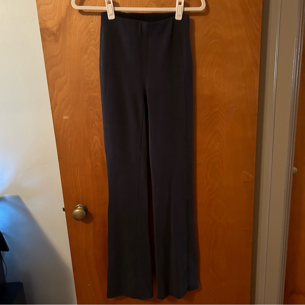 Lululemon Softstreme Ribbed Zip Flare Pant Size 2